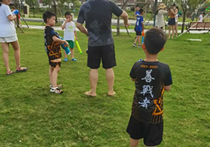 2021年8月21日 【带领孩子进行红蓝对抗水枪大作战活动.】